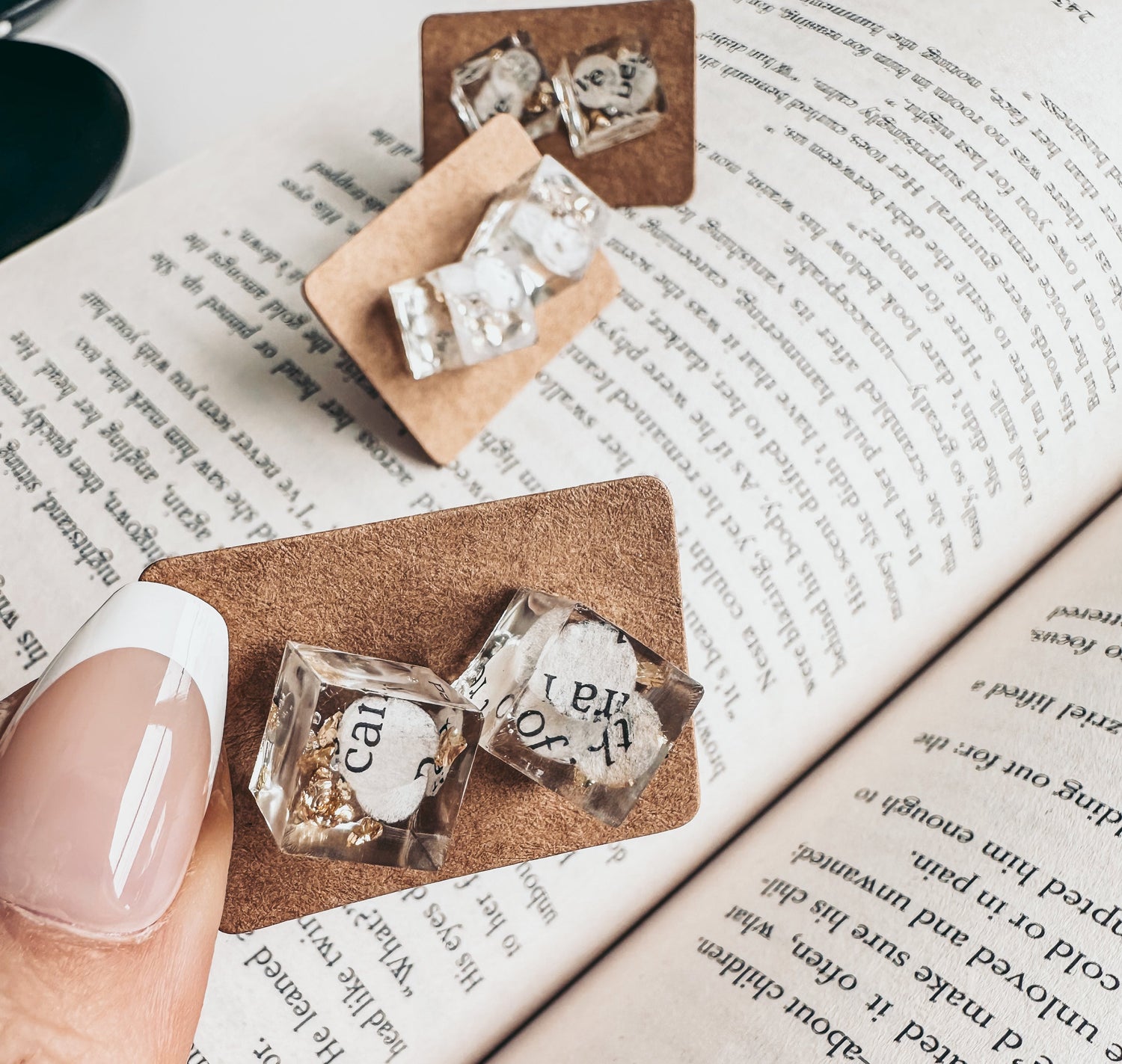 Jewelry & Trinkets